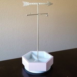 Isaac Jacobs Jewelry Holder